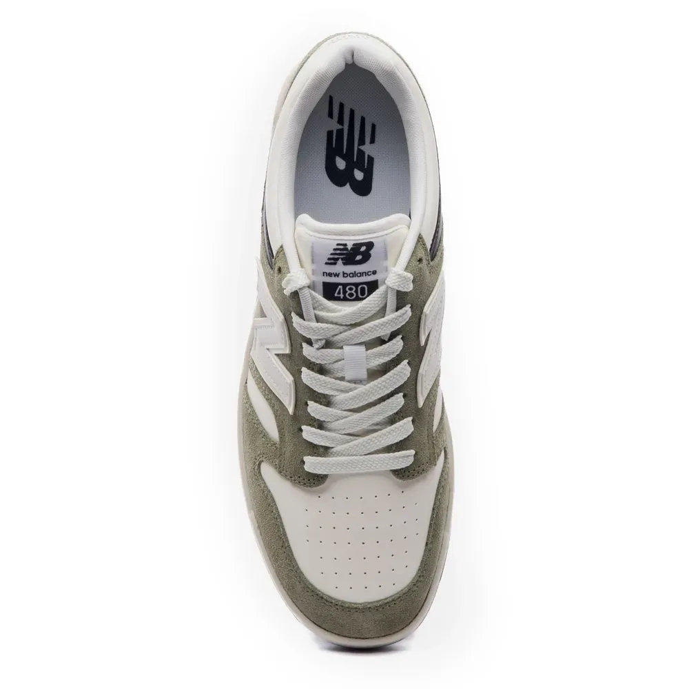 Vista superior do tênis casual masculino New Balance 480 LOW verde e bege